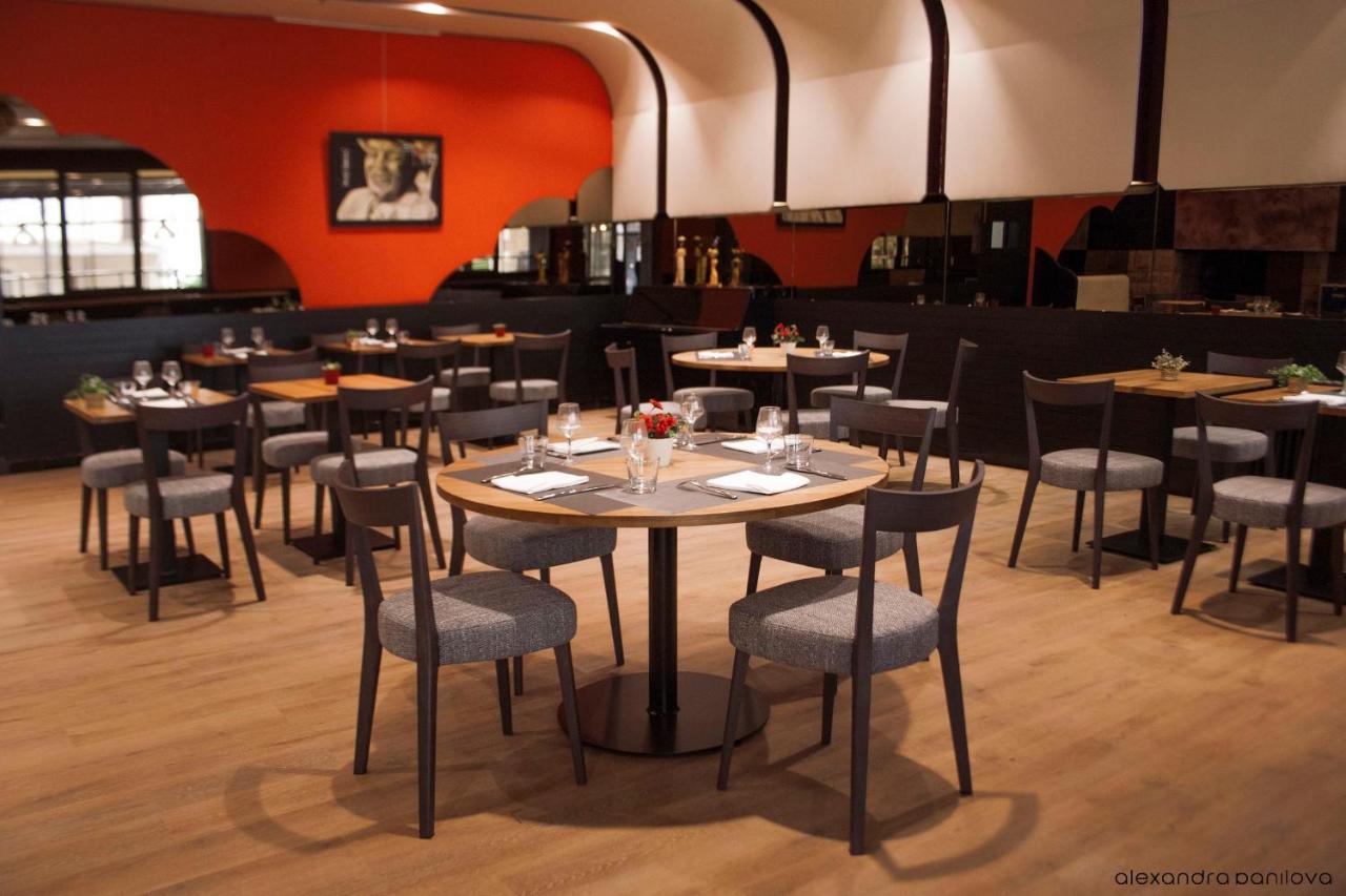 Logis Hotel Restaurant De France Сен-Женьєз-д'О Екстер'єр фото